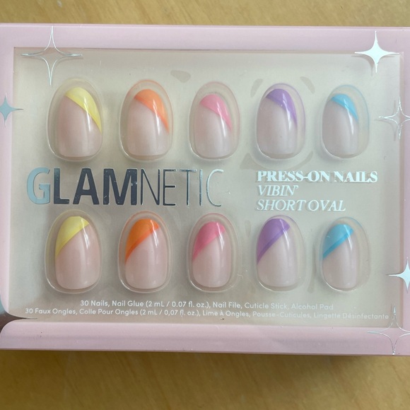 Glamnetic press on nails sold out Vibin’ Short Oval - Picture 2 of 2